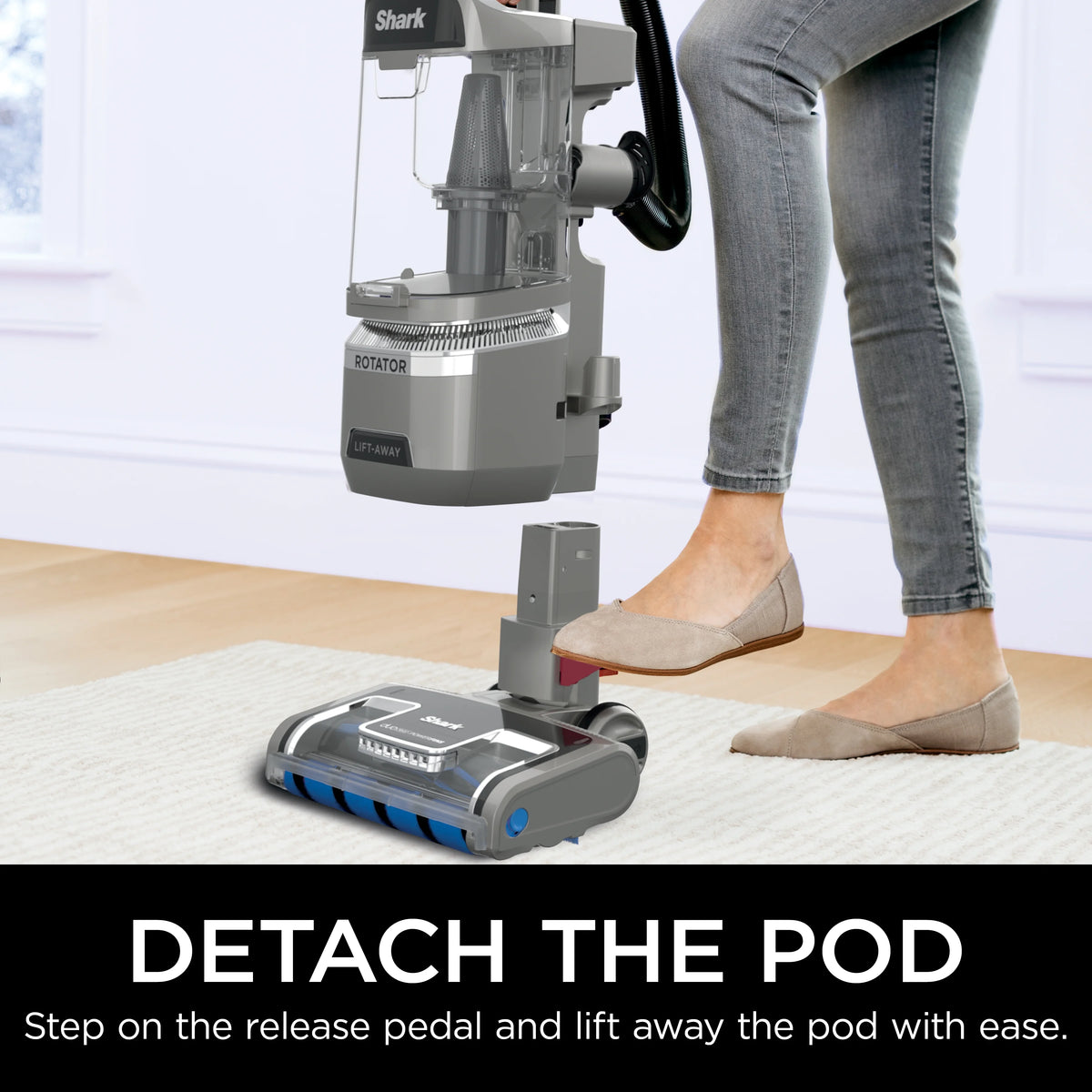 Upright Vacuum with Self-Cleaning Brushroll G824571