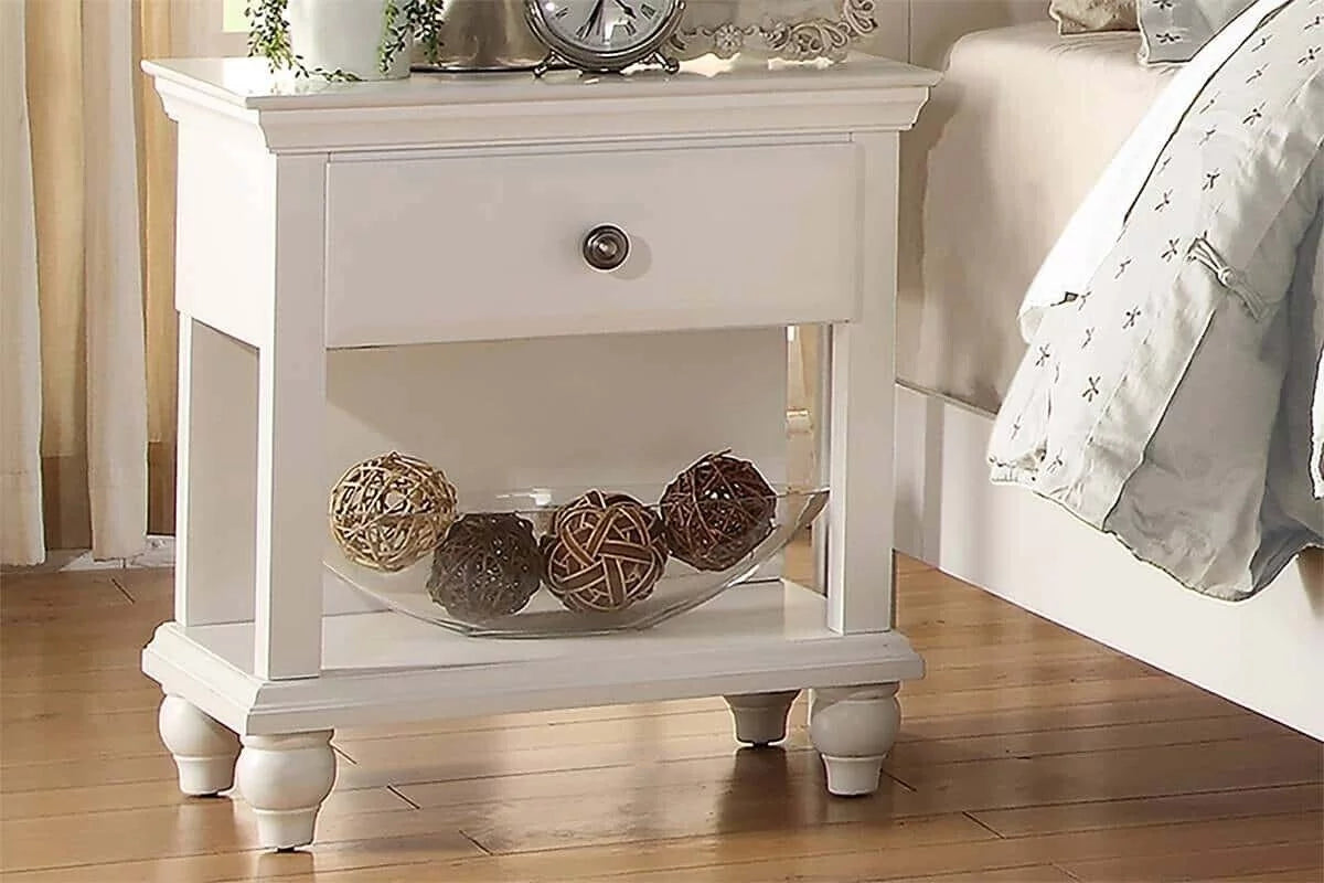 White and Grey Queen Size Bed 4pc Set with Dresser Mirror Nightstand O34461