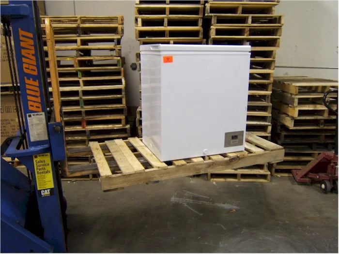 Low-temperature Freezers P74572