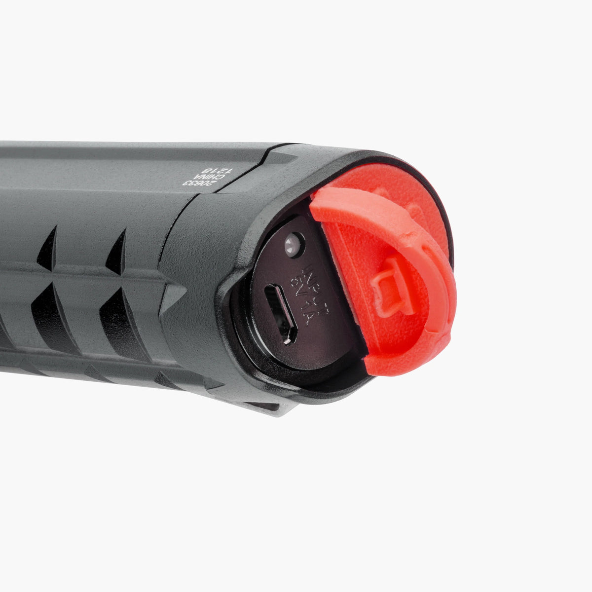 800 Lumens LED Flashlight X67795