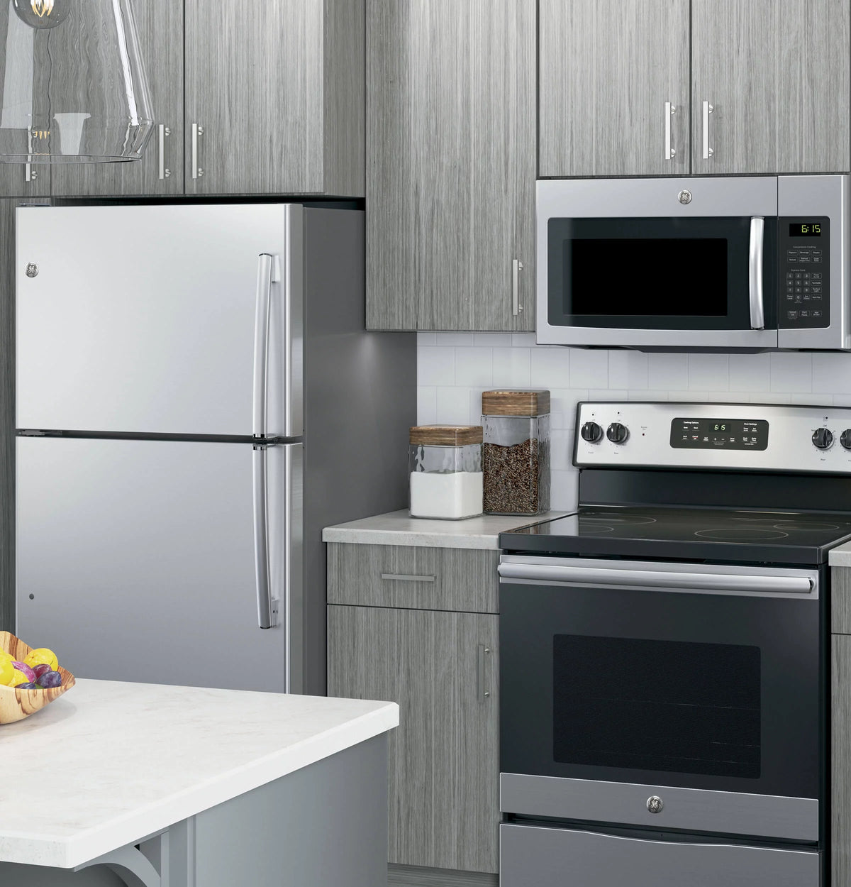 18 Cu. Ft. Stainless Top Freezer Refrigerator X942977