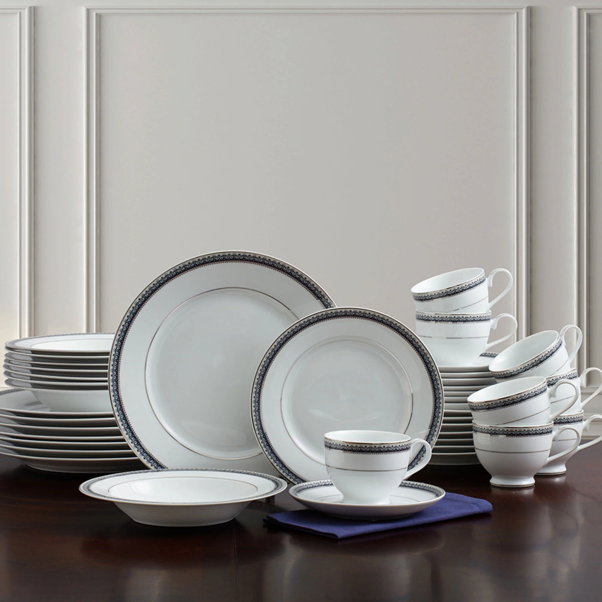 40-piece Dinnerware Set Y368940
