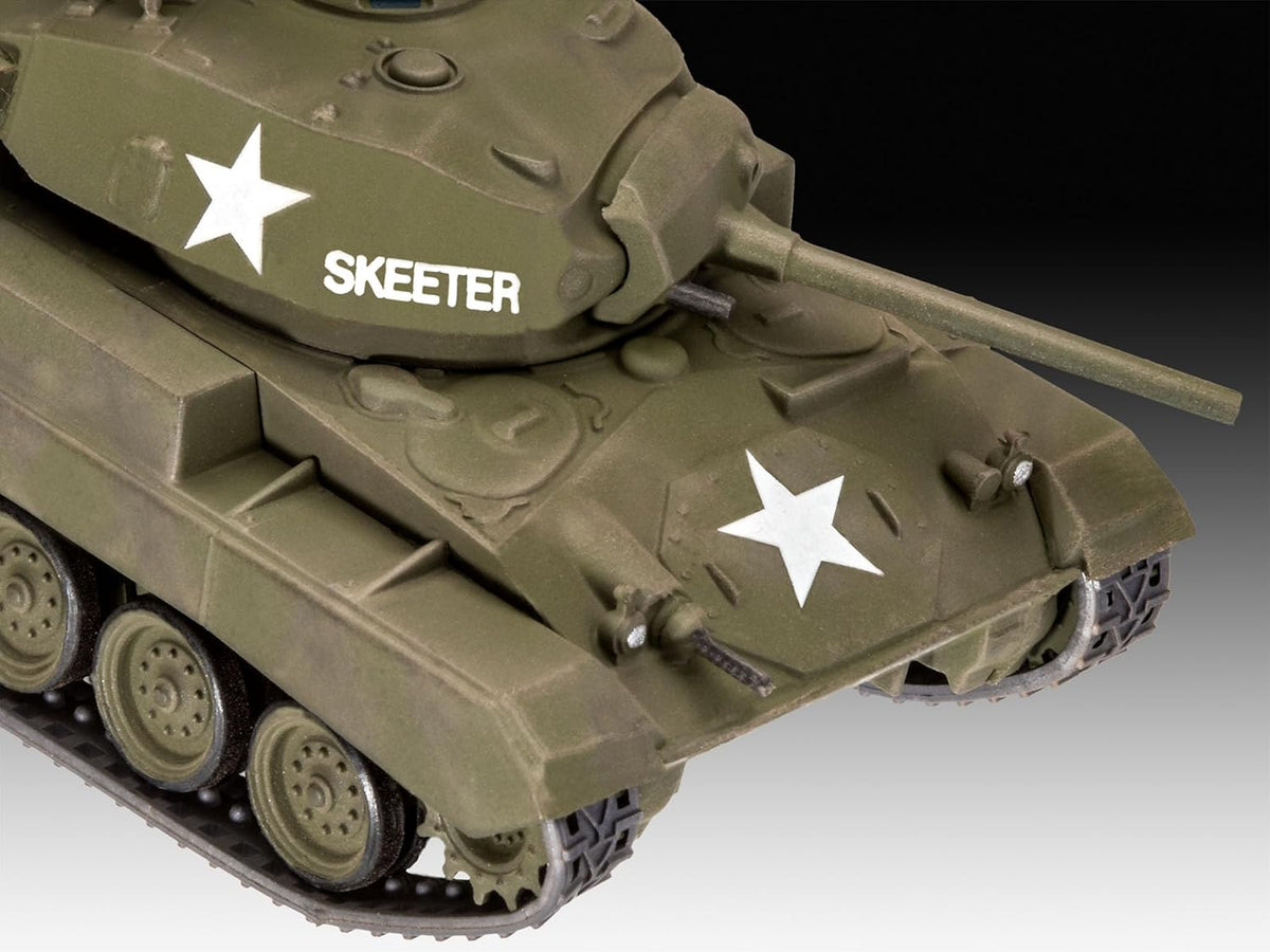 M24 Chaffee Plastic Model kit E16076