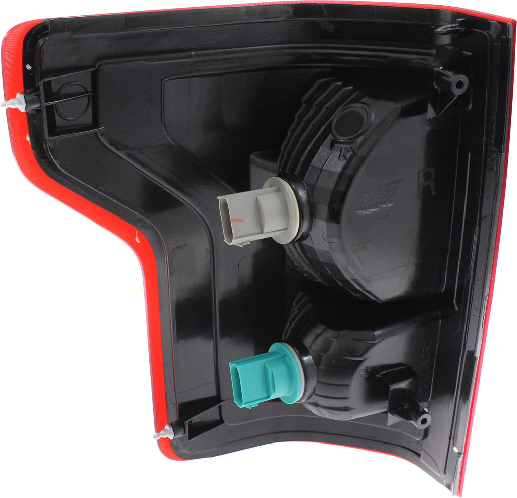 Passenger Side Halogen Tail Light Assembly Pack of 2 E841399