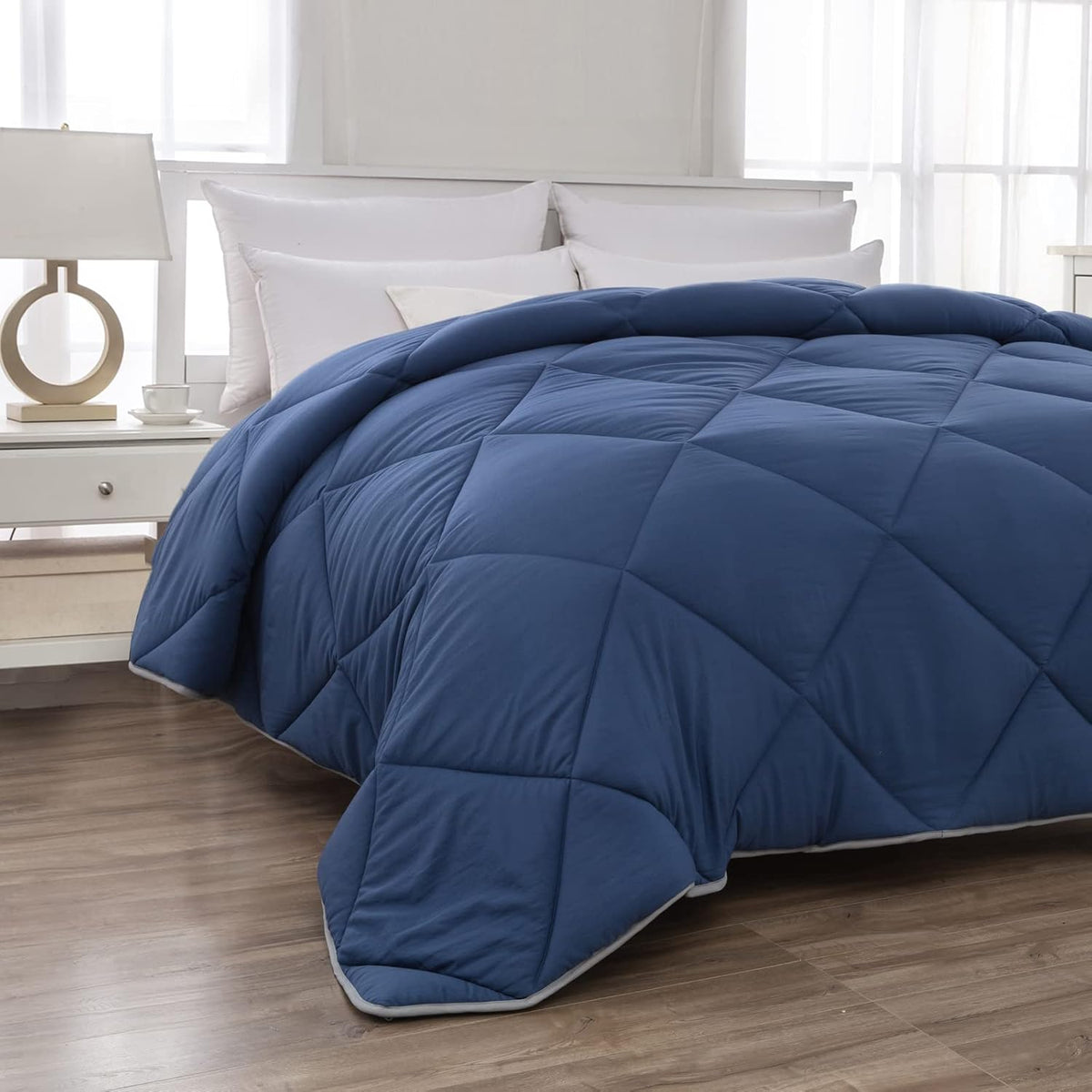 Reversible Full/Queen Down Alternative Comforter with Tabs, 88x88 Inches Z4796