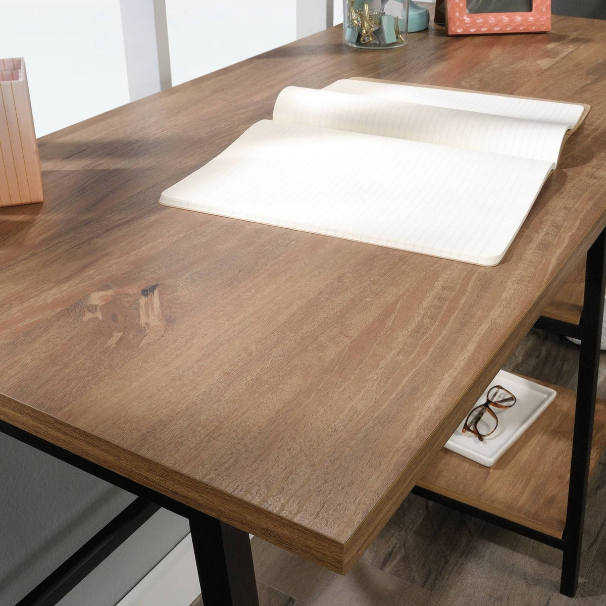 Single Pedestal Desk Z596